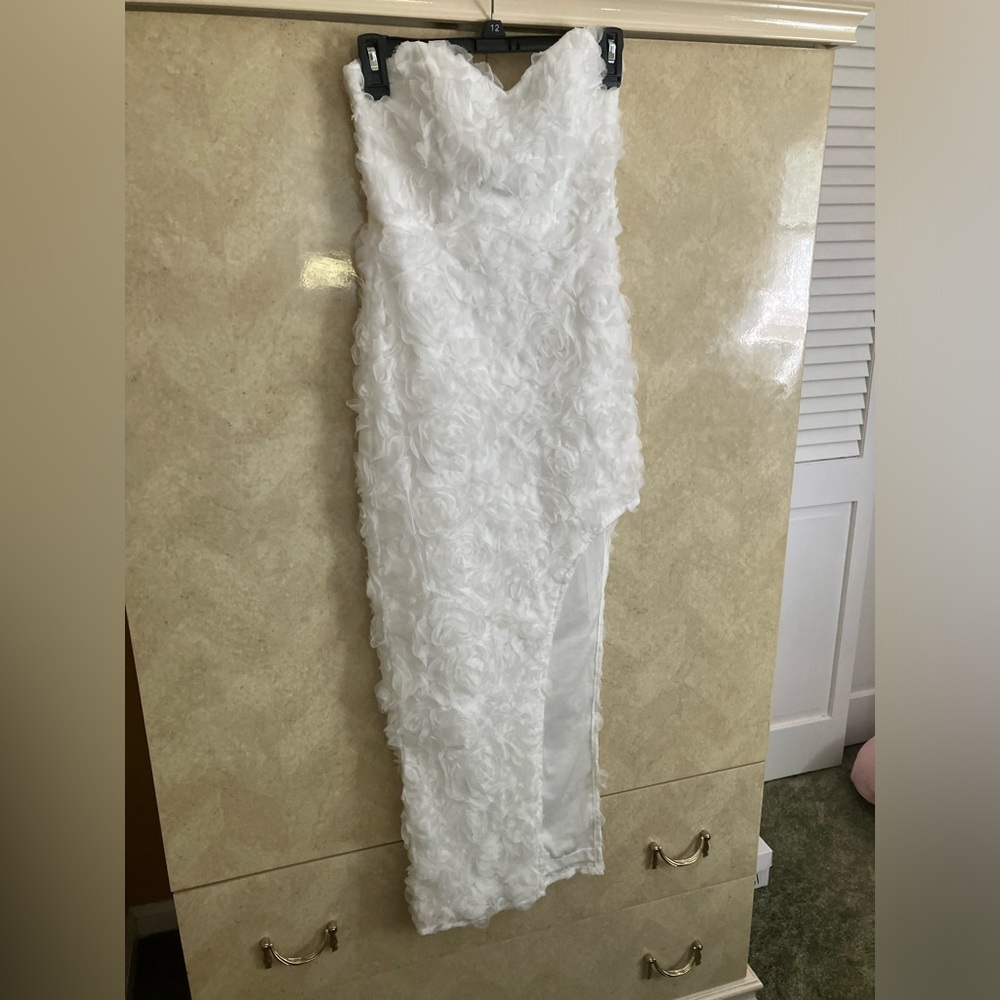 Selfie Leslie Strapless White Dress